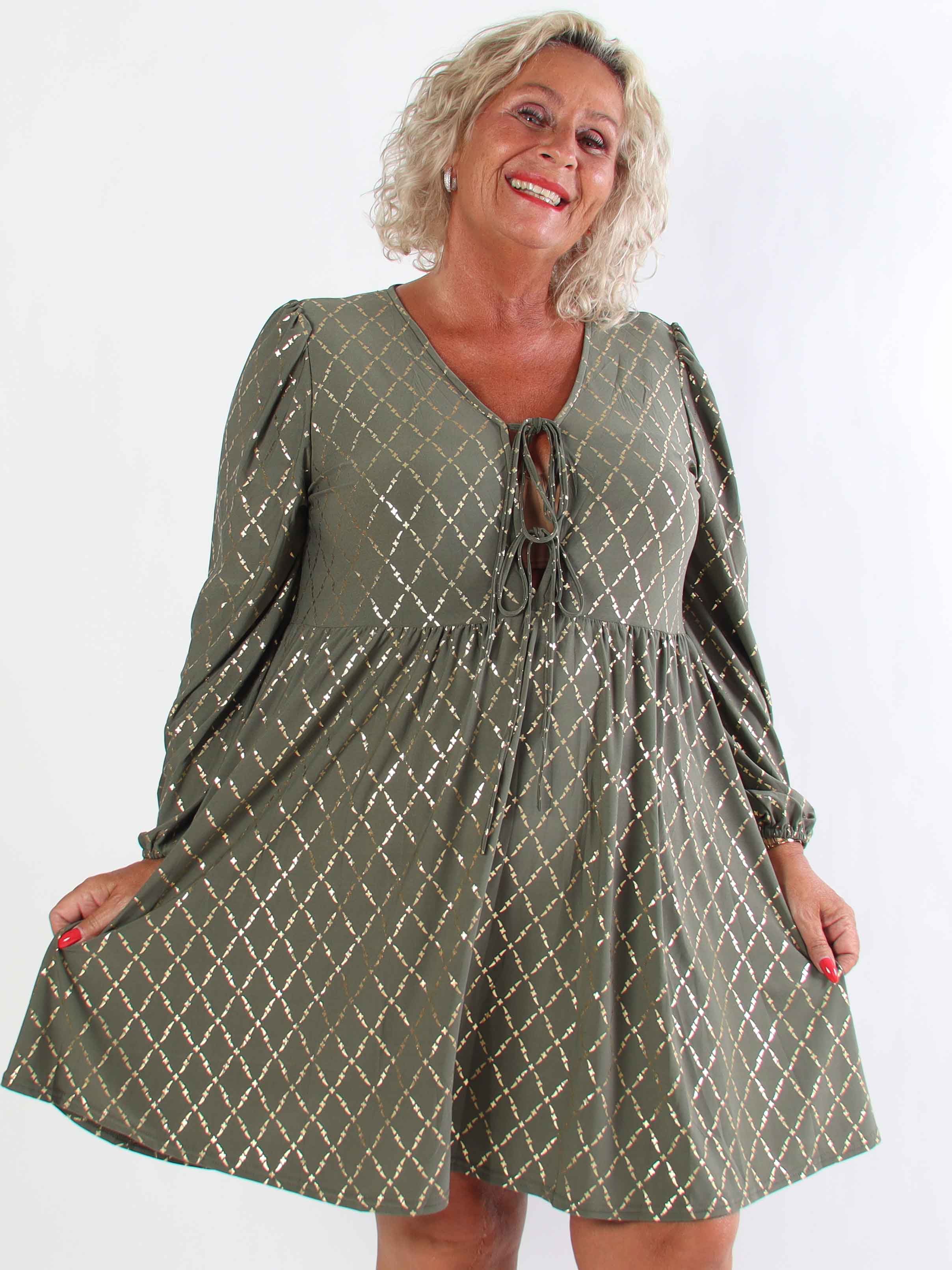 Cersei Gold Check - Plus size babydoll kjole med guldprint og sløjfer